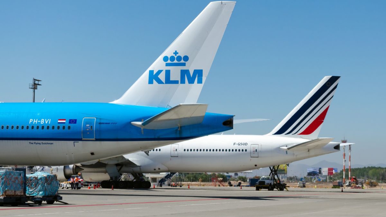 Air France-KLM renews CEO Smith's mandate and names new KLM boss